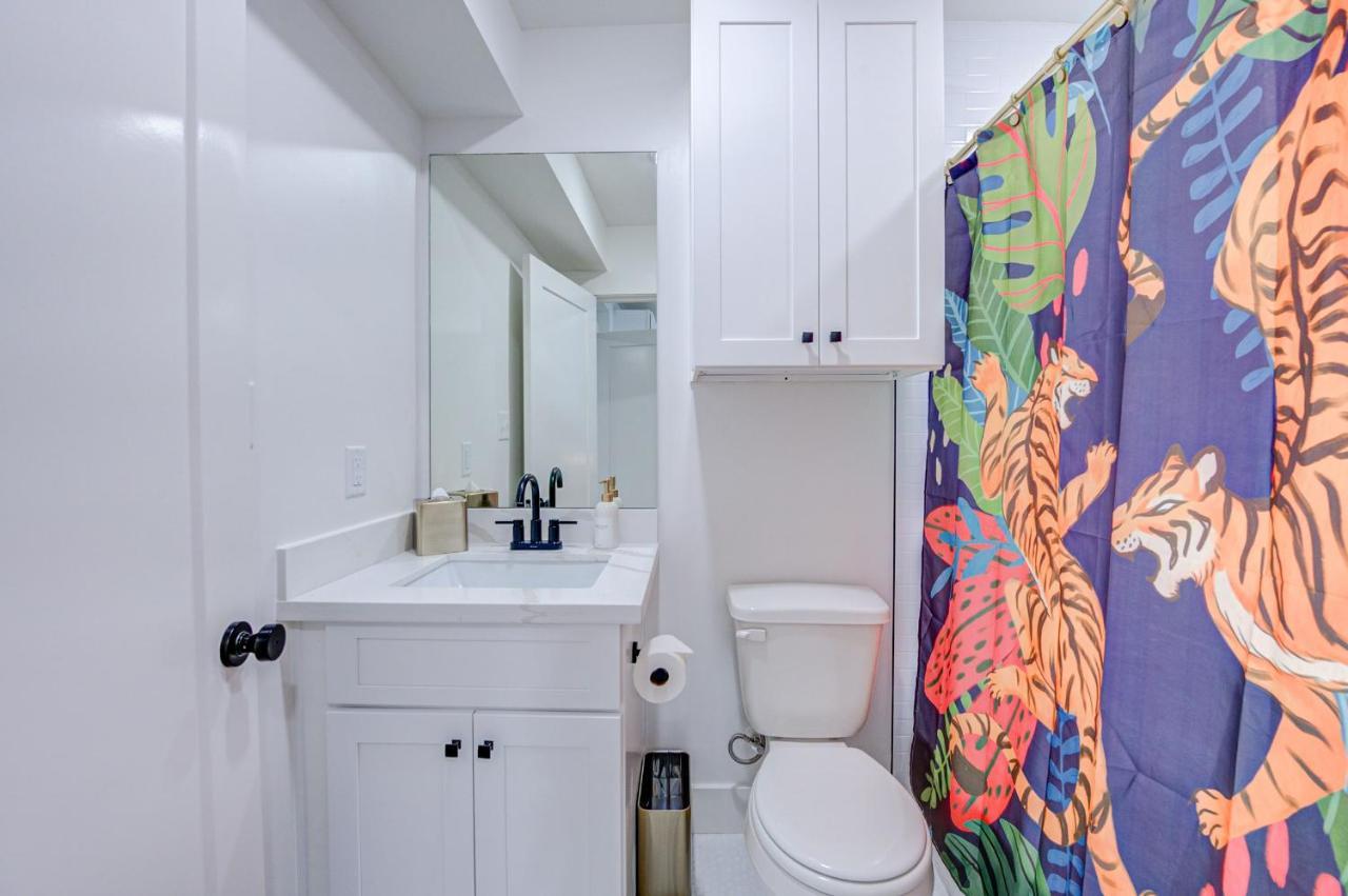 Roaring Tigers Studio Apartment Galveston Exteriér fotografie